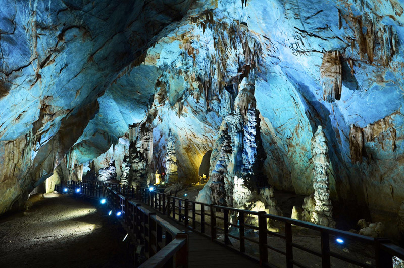 [-]Không[-]tổ[-]chức[-]thi[-]hoa[-]hậu[-]trong[-]động[-]Thiên[-]Đường[-]là[-]khôn[-]ngoan